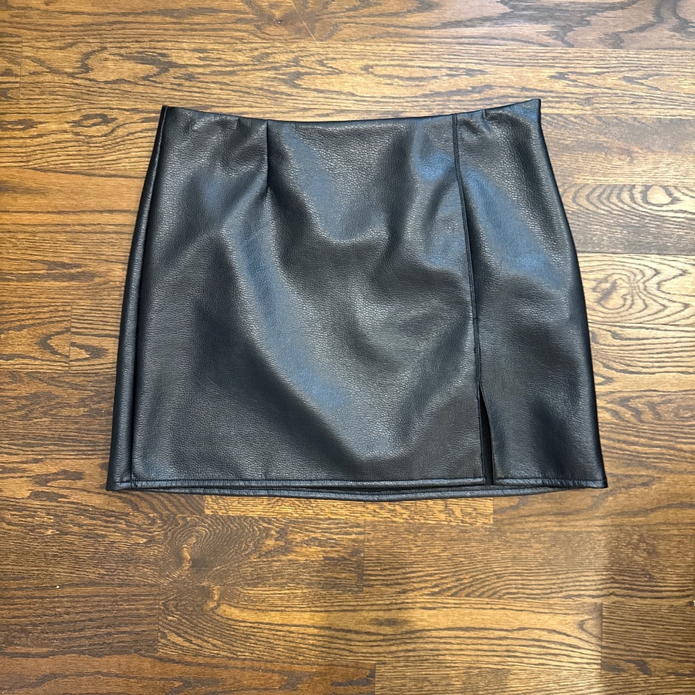 NWOT Noisy May Mini Faux Leather Skirt